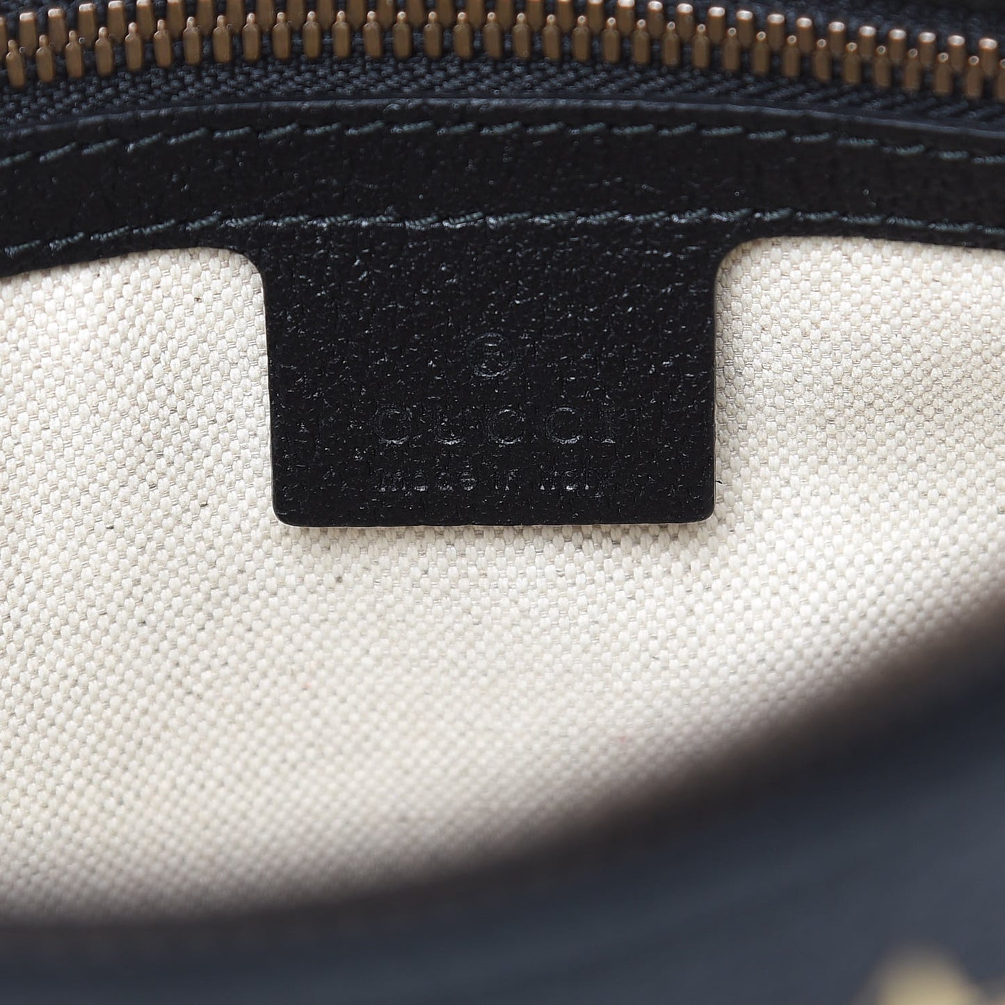 Grained Calfskin Bee Star Messenger Black
