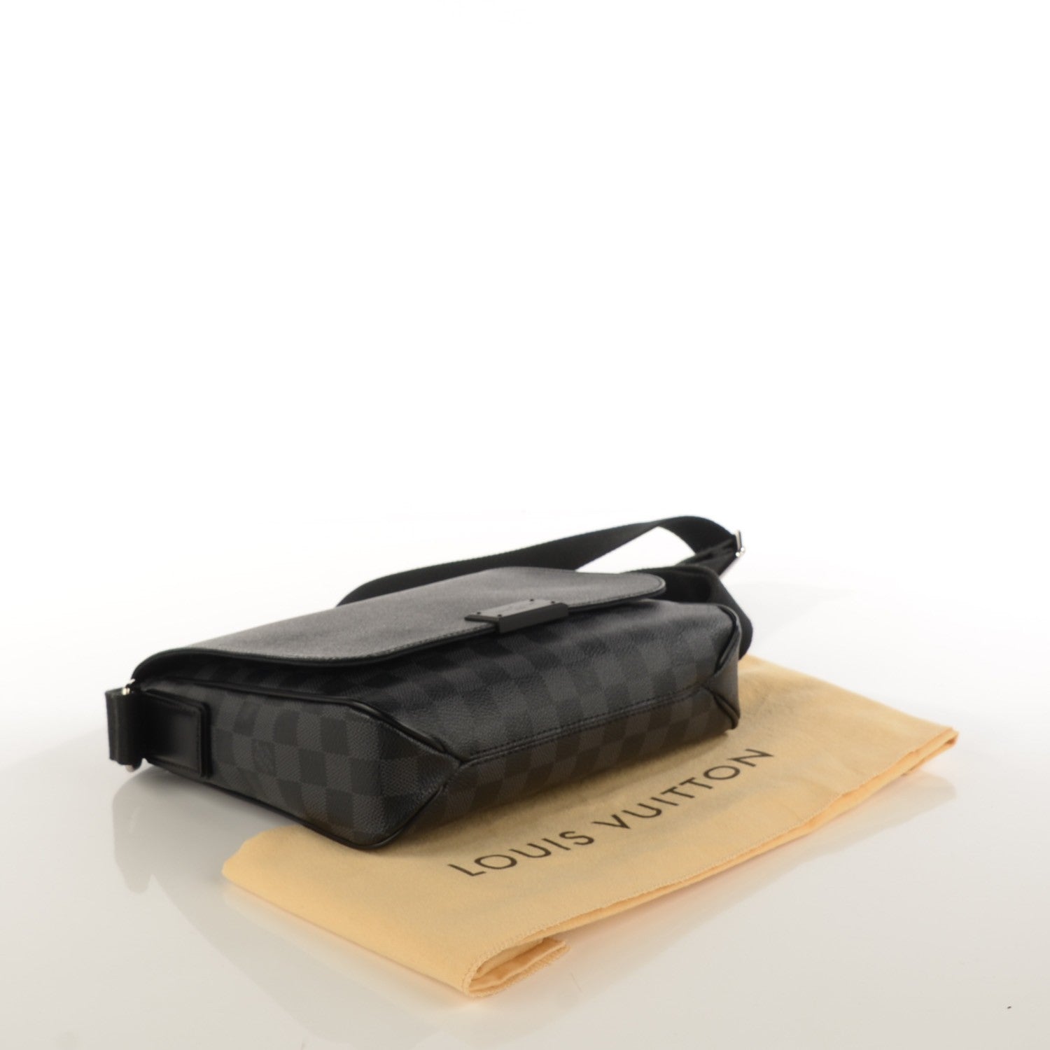 Louis Vuitton Damier Graphite District PM 4 of 7