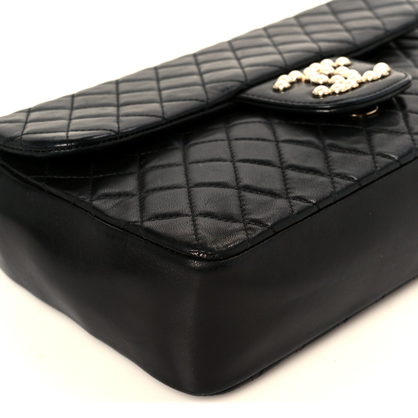 Lambskin Quilted Medium Westminster Pearl Flap Black