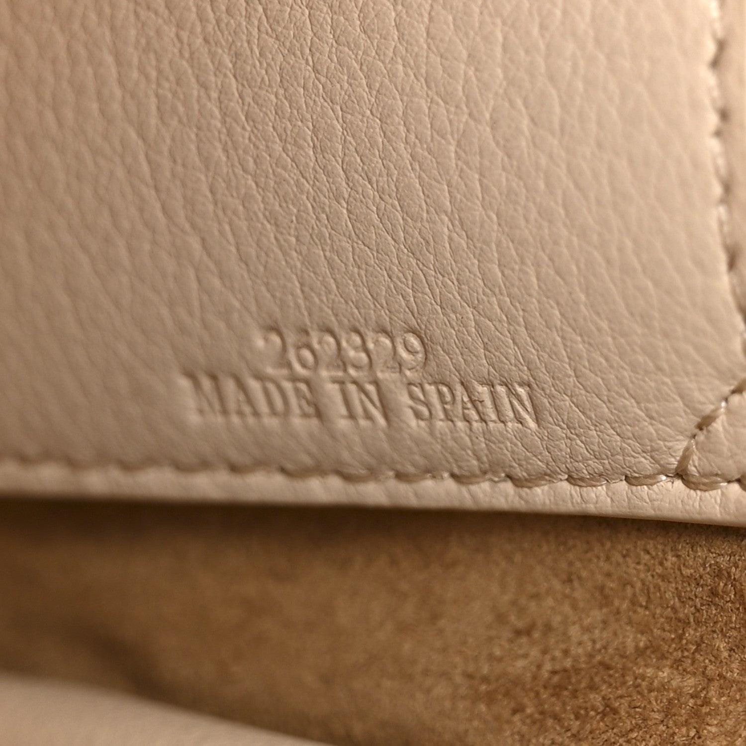 Loewe Nappa Calfskin Amazona 16 Square Bag Angora 7 of 12