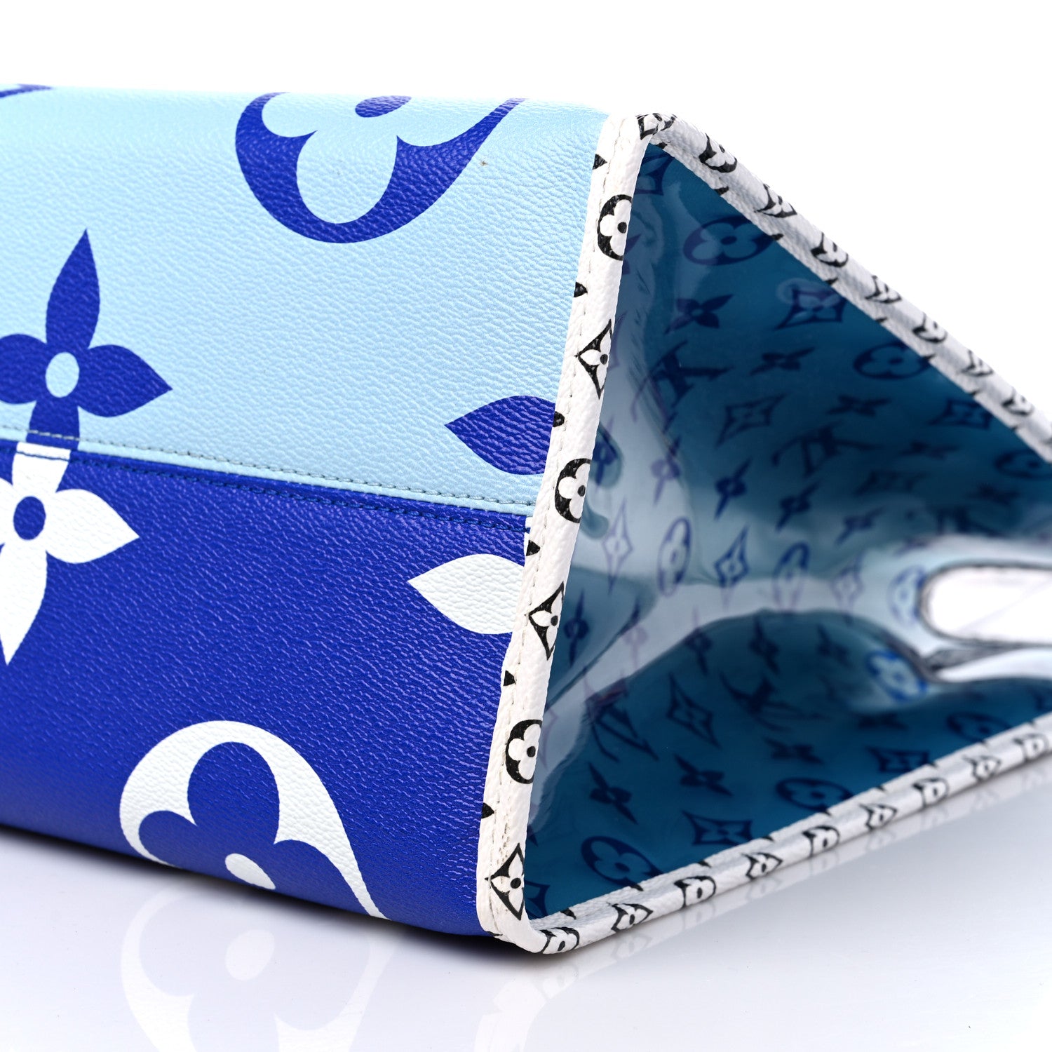 Louis Vuitton Monogram Giant Capri Onthego Blue 9 of 10