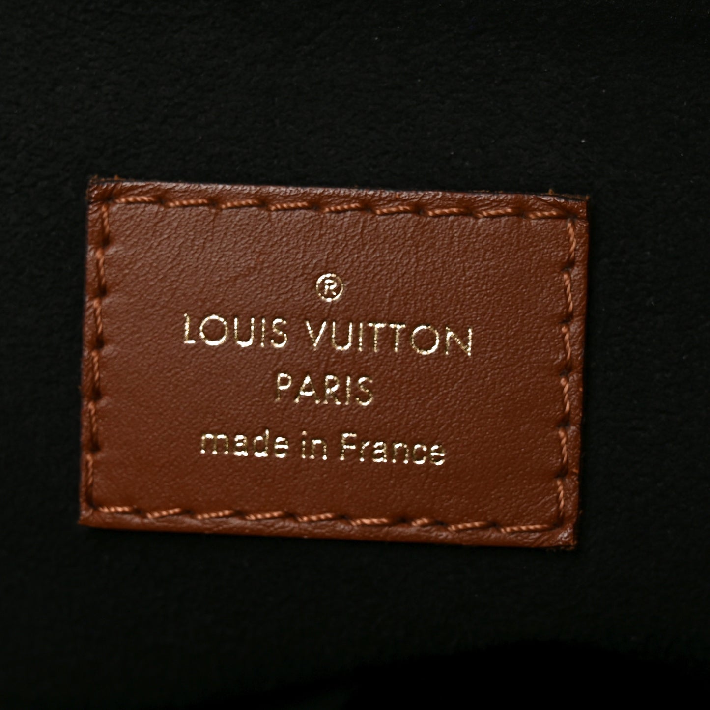 Monogram V Tote MM Black