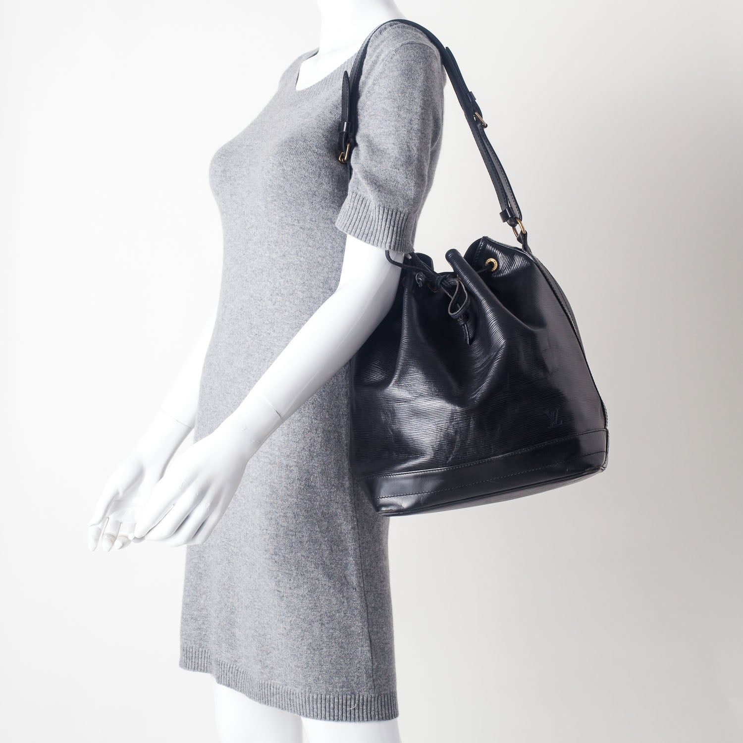 Louis Vuitton Epi Noe Black 2 of 11