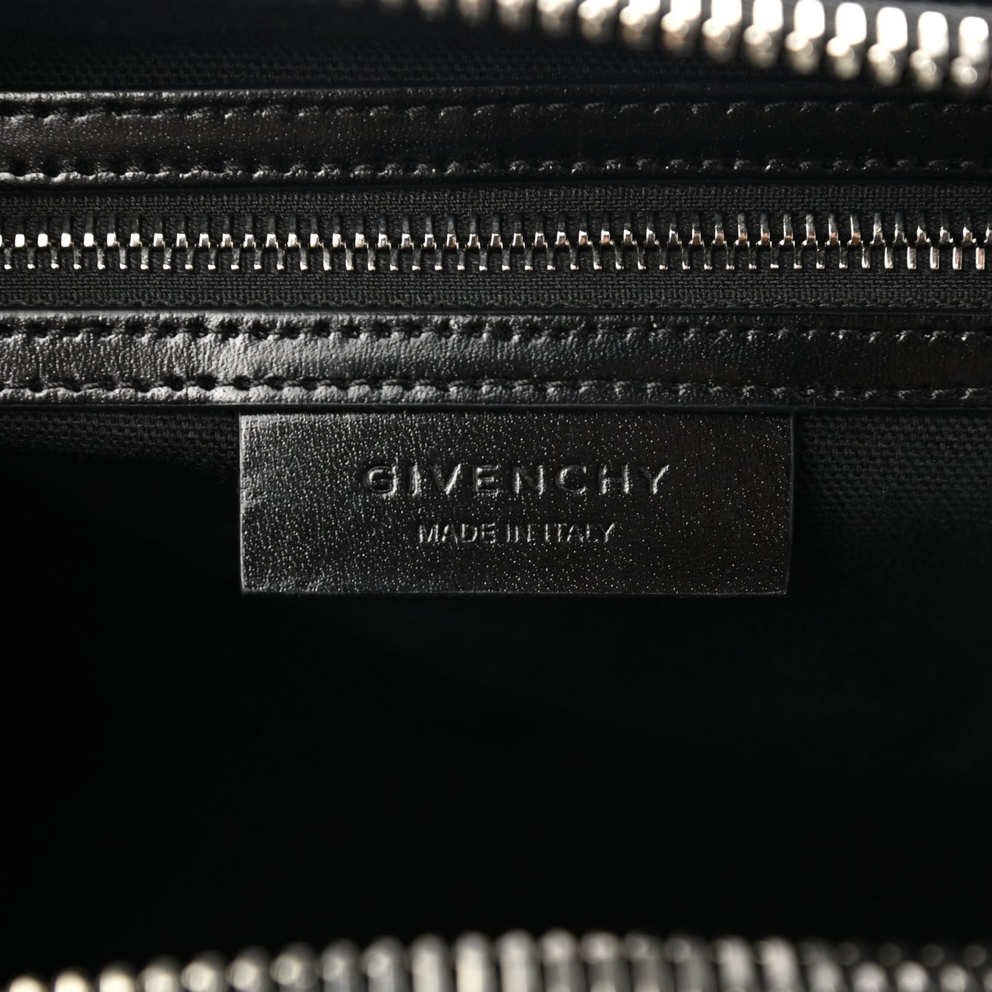 Shiny Lord Calfskin Medium Antigona Black