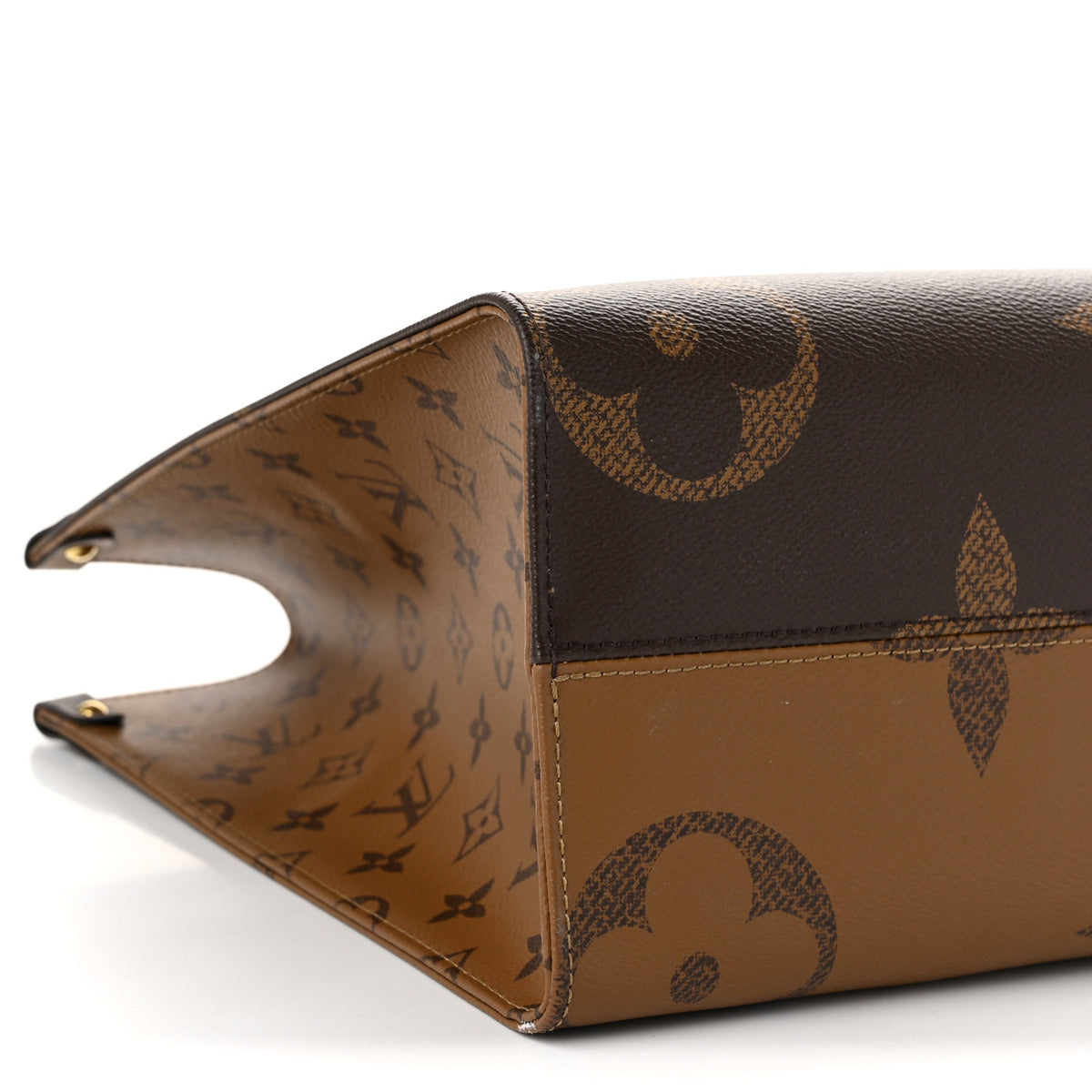 Reverse Monogram Giant Onthego MM