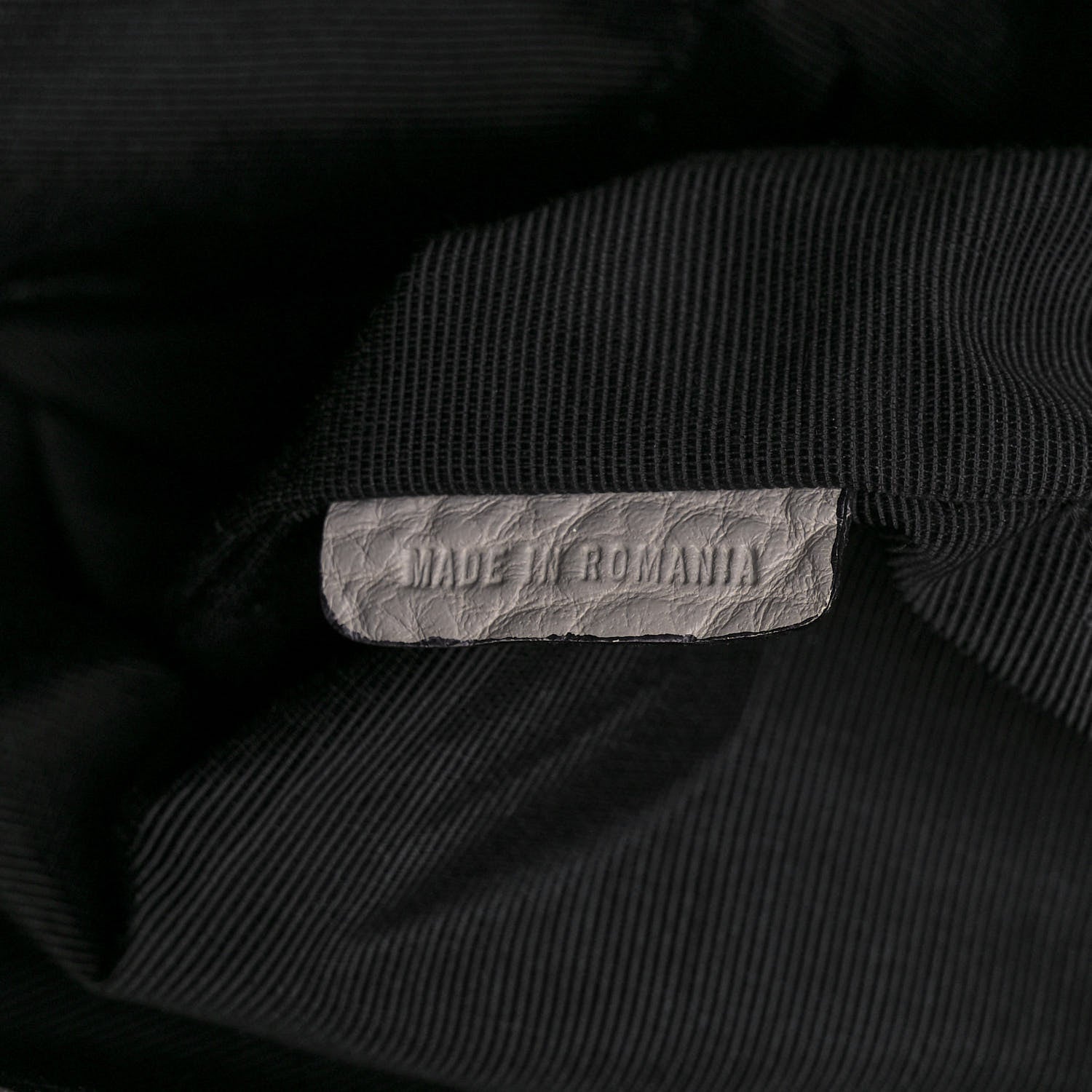 Burberry Heritage Grain Check Embossed Medium Dewsbury Tote Pale Grey 7 of 17