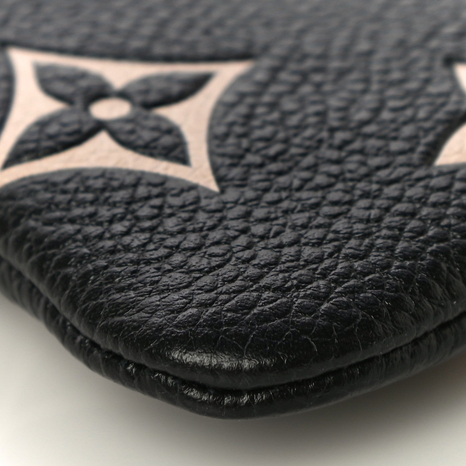 Louis Vuitton Empreinte Monogram Giant Key Pouch Black Beige 8 of 10