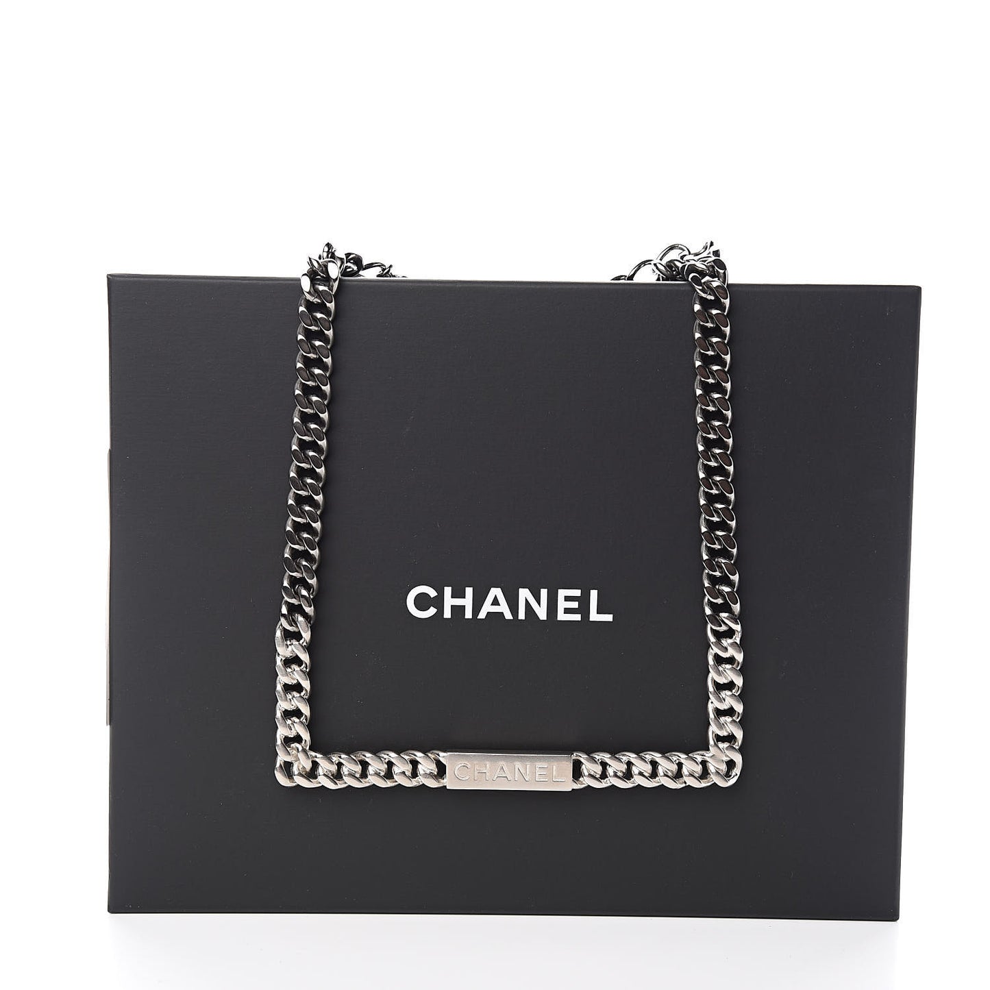 Oversized Chain Logo Short Necklace Silver