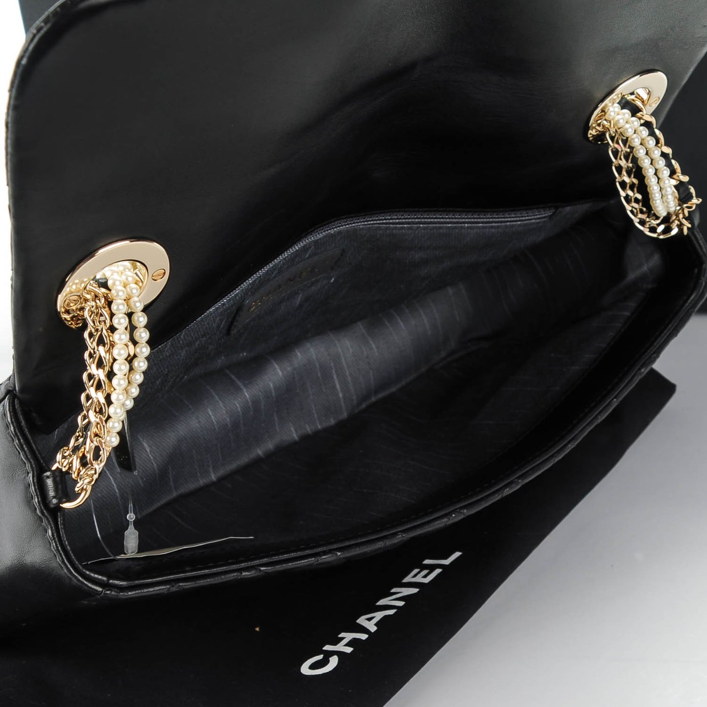 Lambskin Quilted Medium Westminster Pearl Flap Black