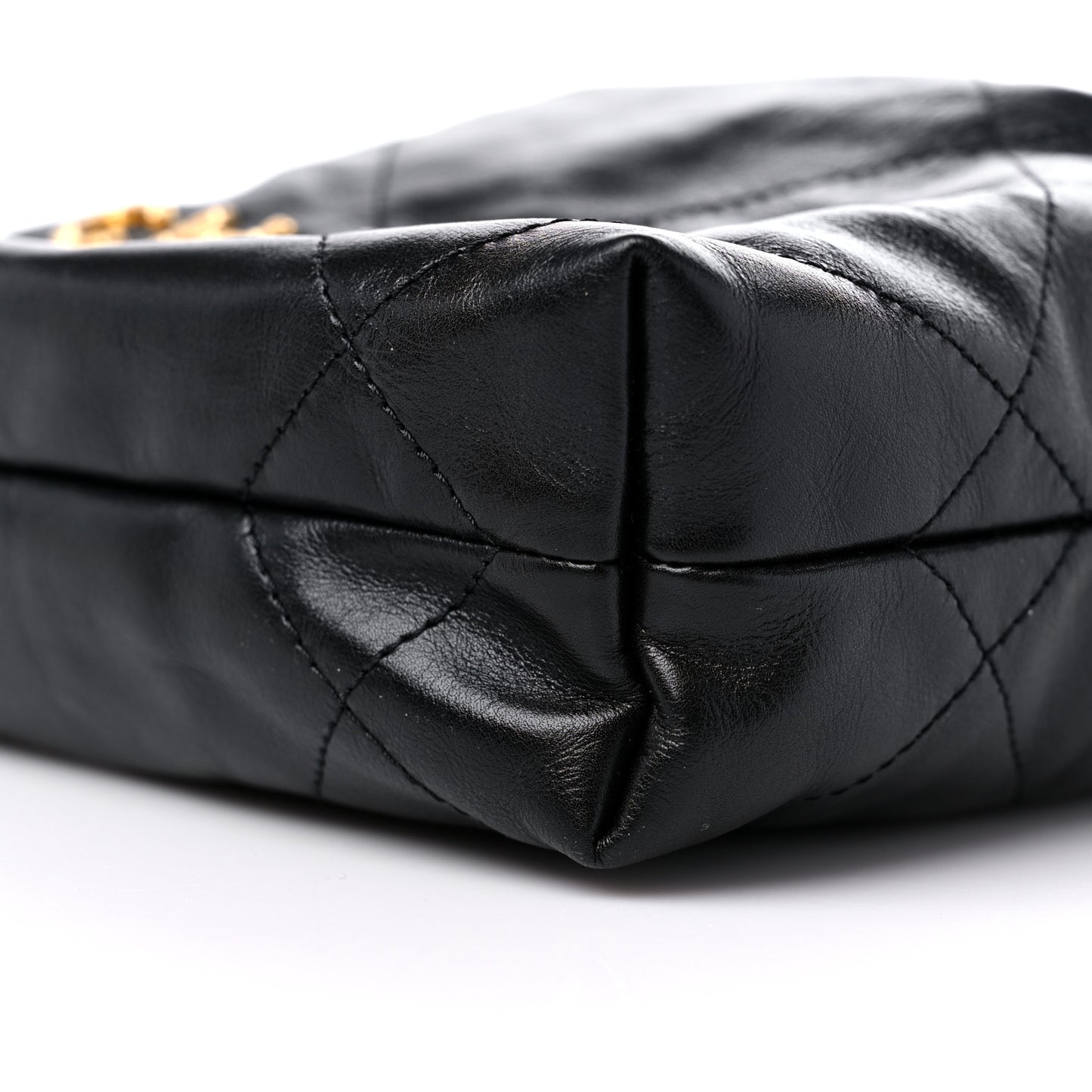 Shiny Crumpled Calfskin Quilted Pearl Mini Chanel 22 Black