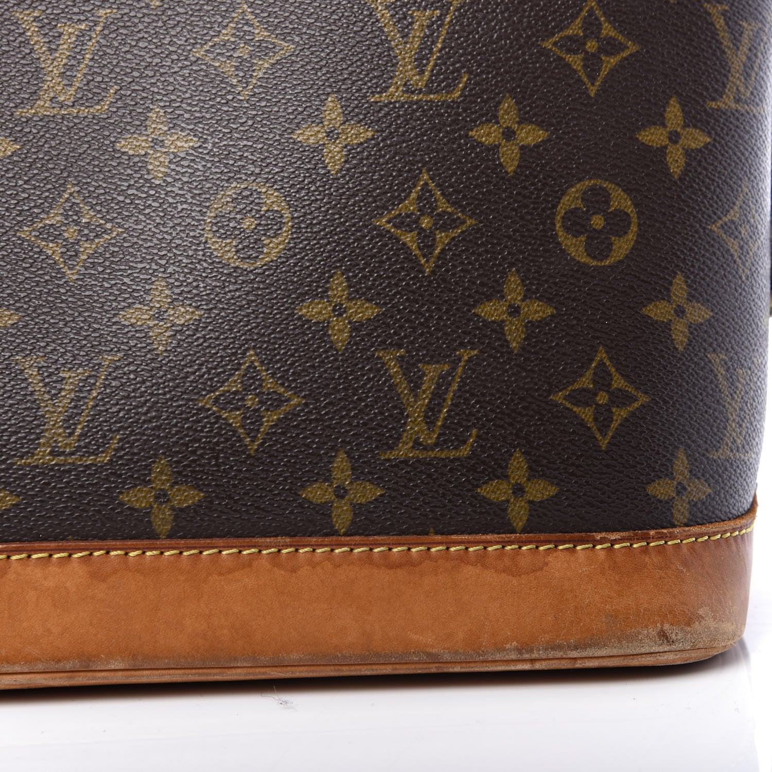 Louis Vuitton Monogram Alma PM 18 of 26
