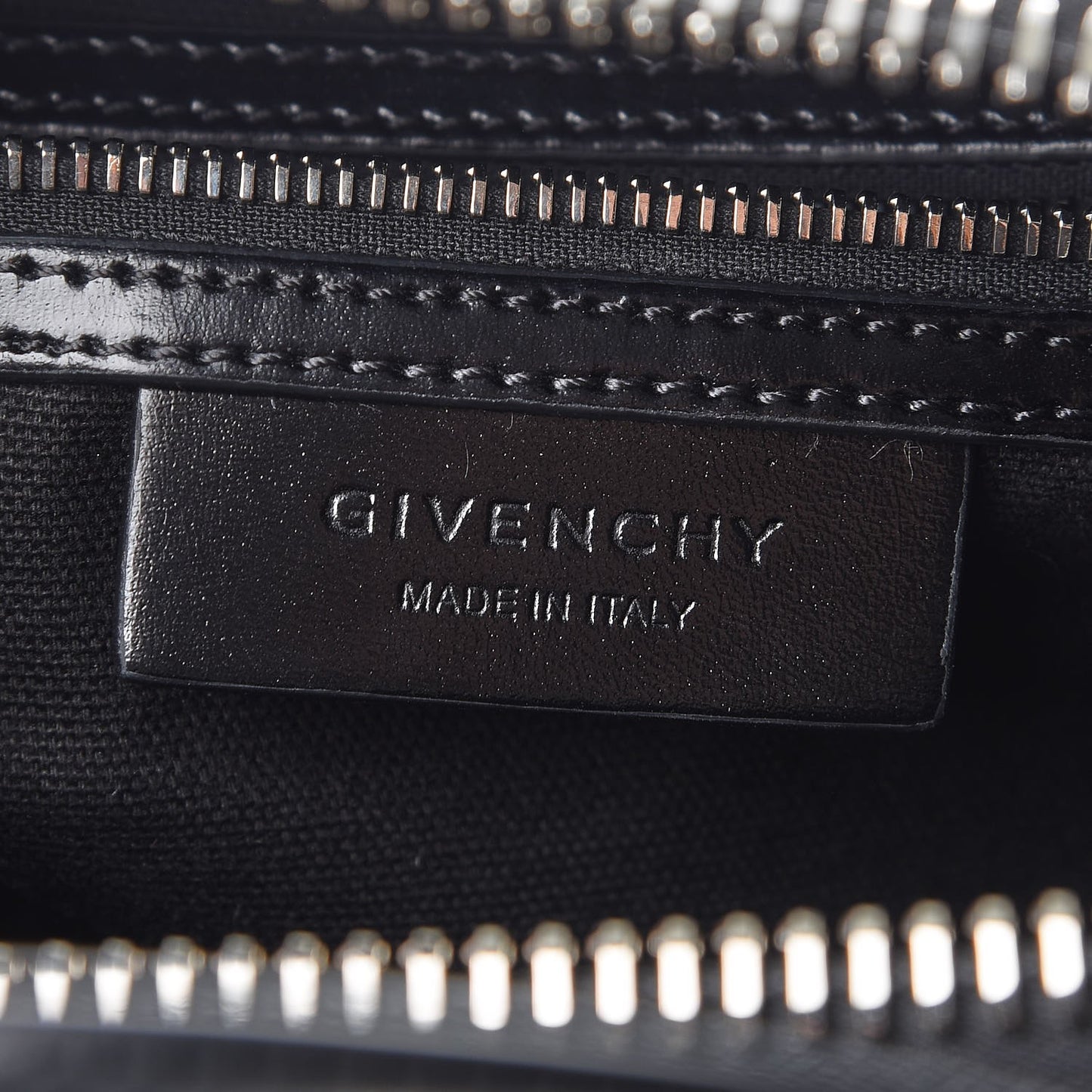 Shiny Lord Calfskin Small Antigona Black