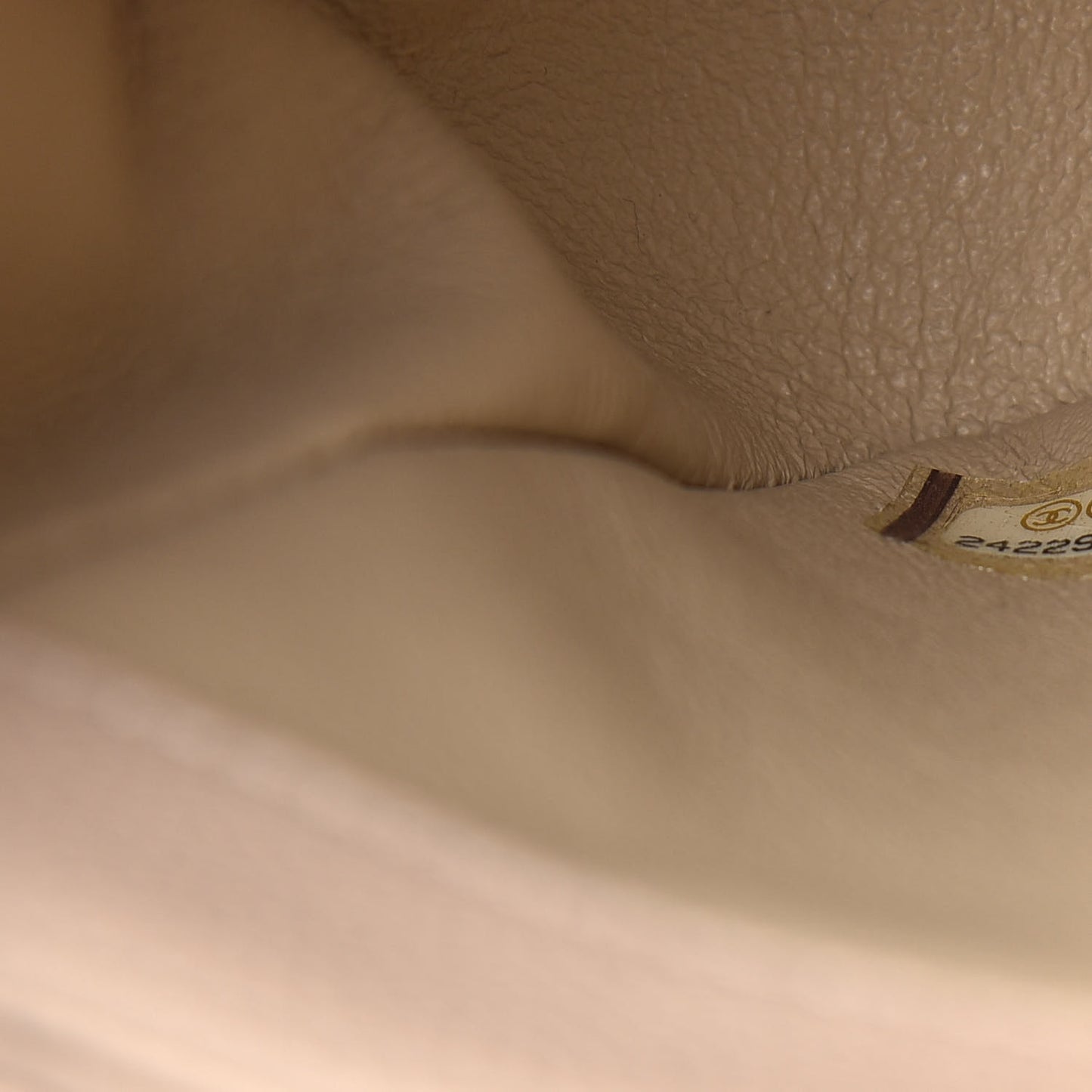 Caviar Small Flap Light Beige