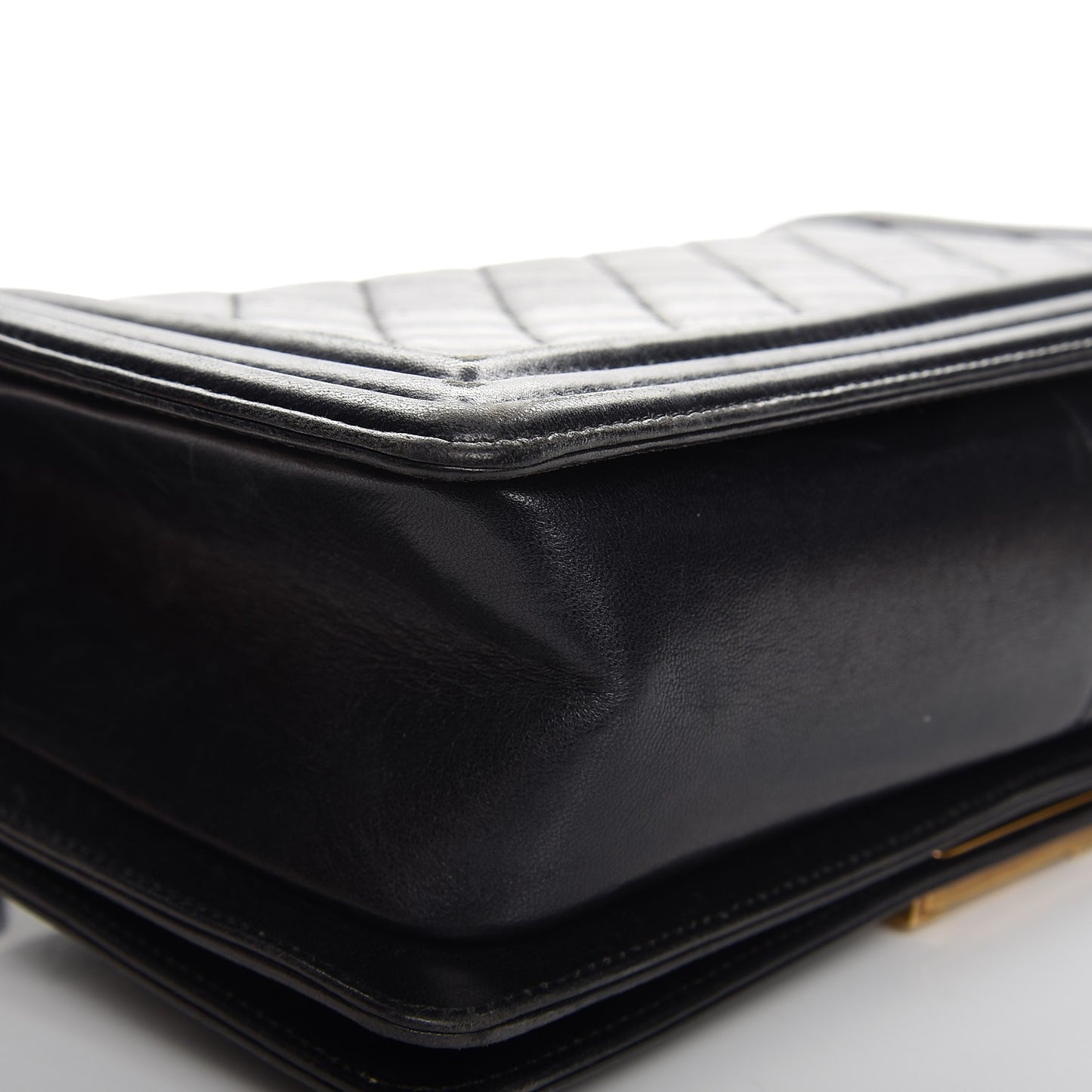 Lambskin Quilted Medium Boy Flap Pearly Black