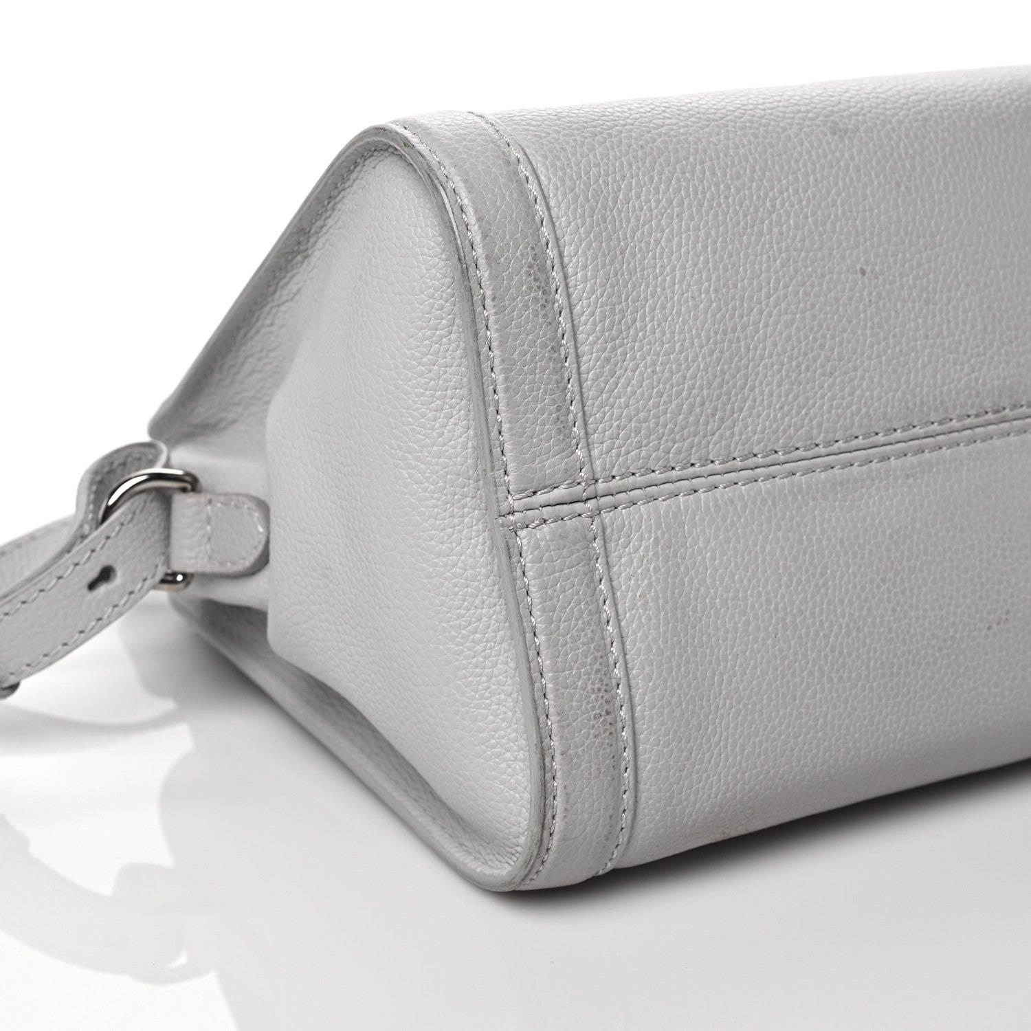 Alexander McQueen Pebbled Calfskin Small Skull Padlock Zip Around Tote Light Grey 6 of 13