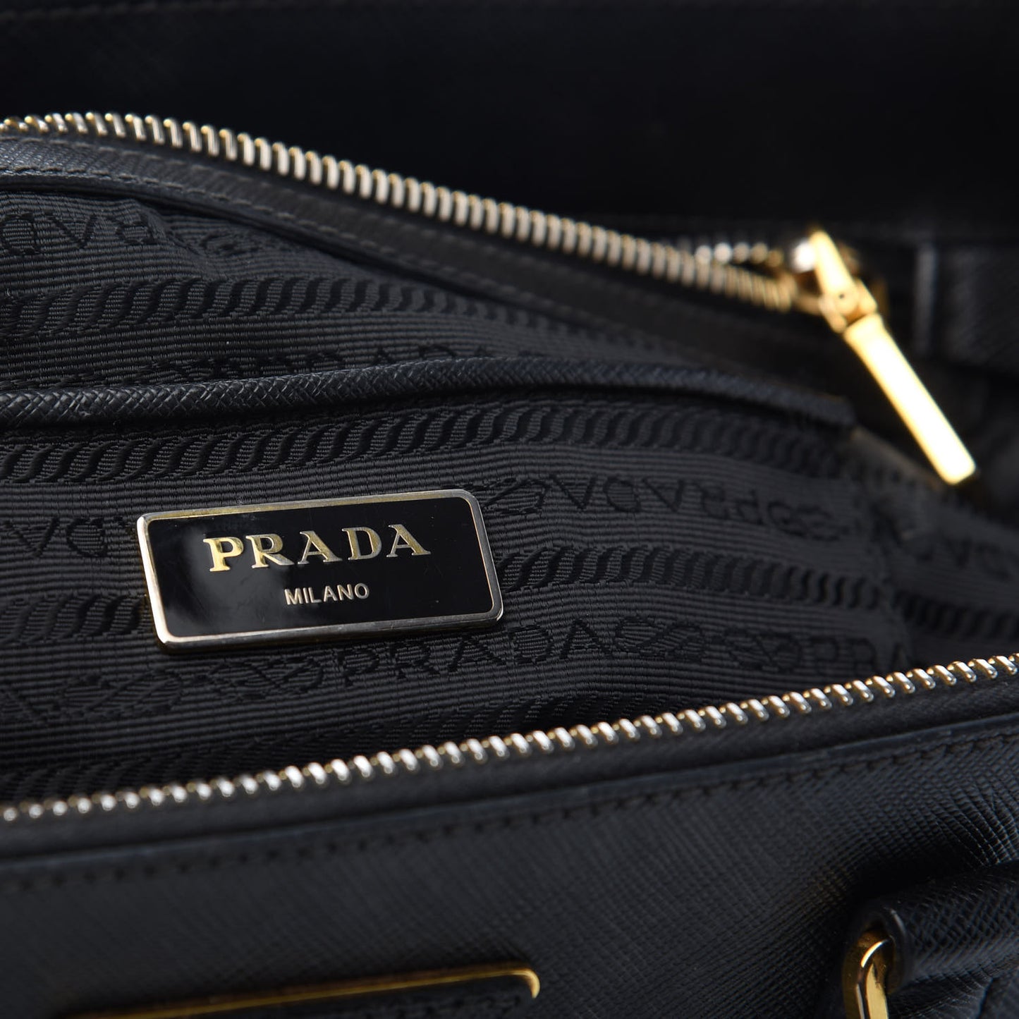 Saffiano Large Galleria Double Zip Tote Black
