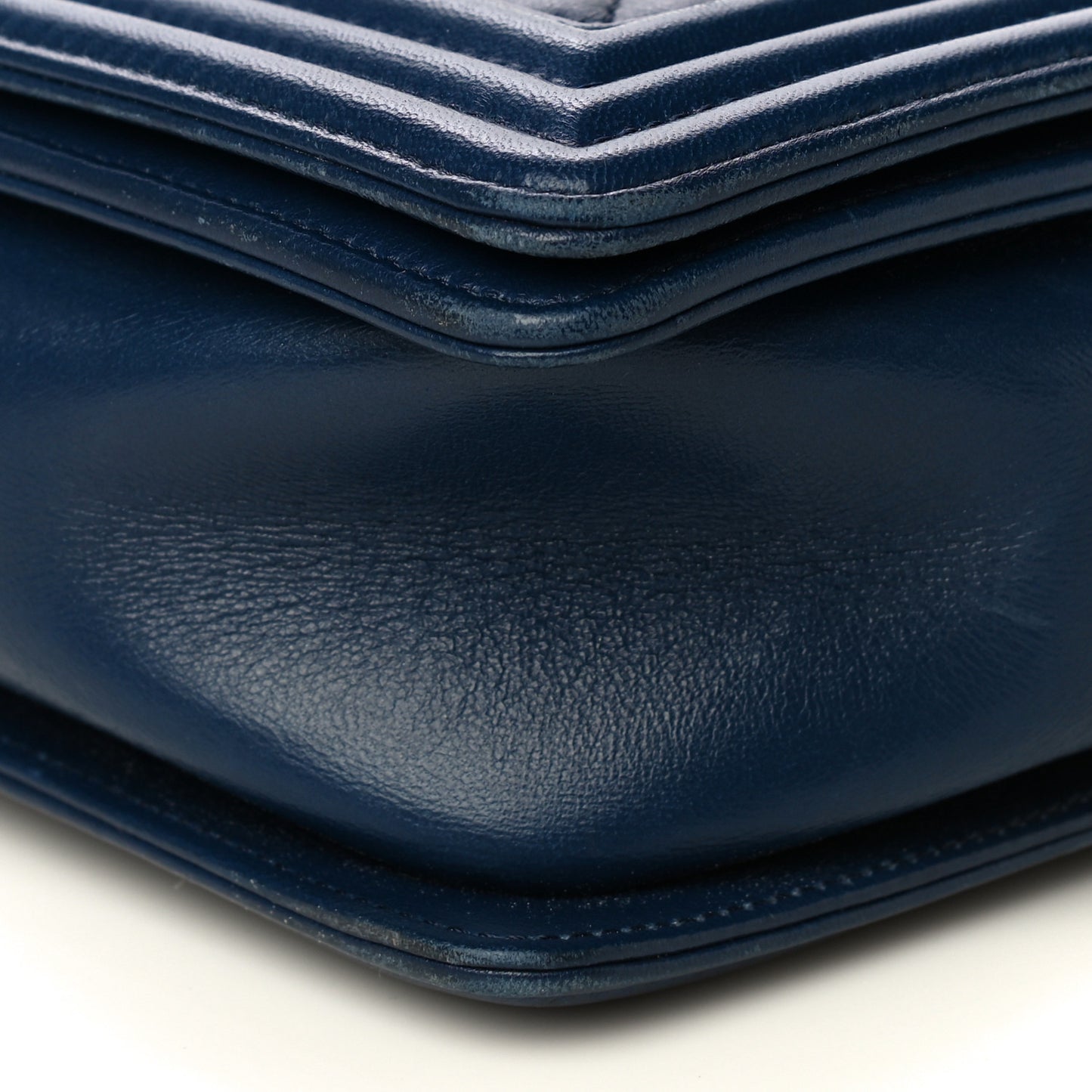 Lambskin Quilted New Medium Boy Flap Navy