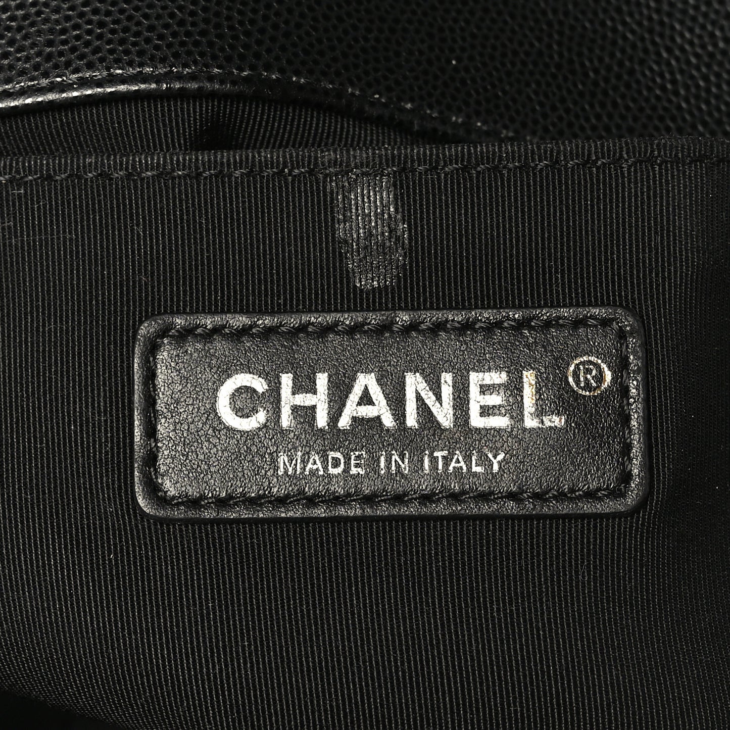Caviar Quilted Medium Boy Flap Black