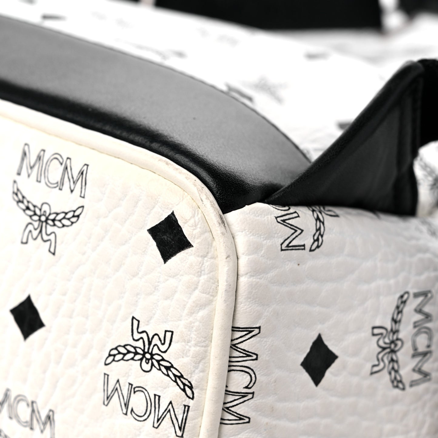 Visetos Medium Side Studs Stark Backpack White