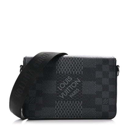 Louis Vuitton Damier Graphite 3D Studio Messenger 1 of 9