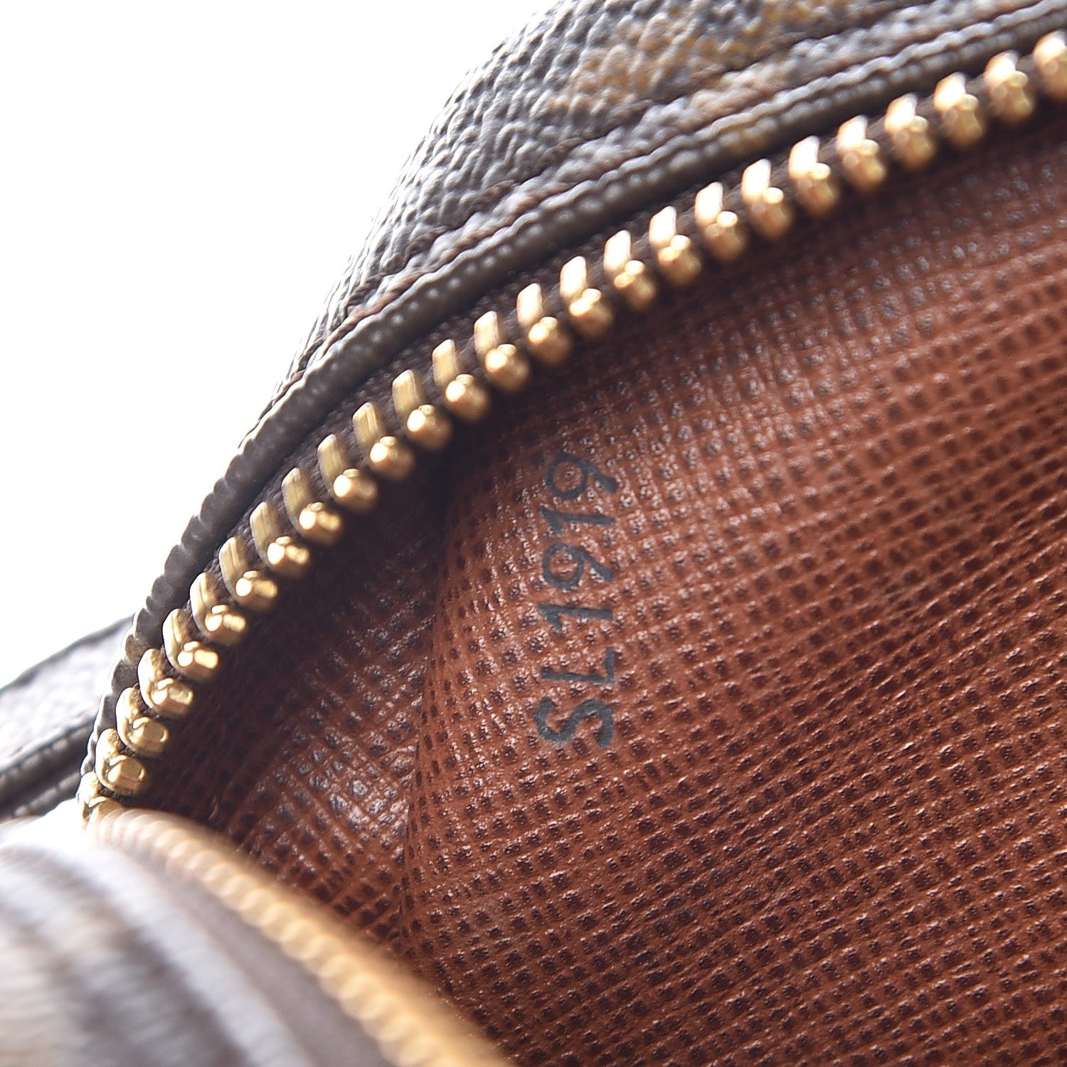 Louis Vuitton Monogram Danube 21 7 of 12