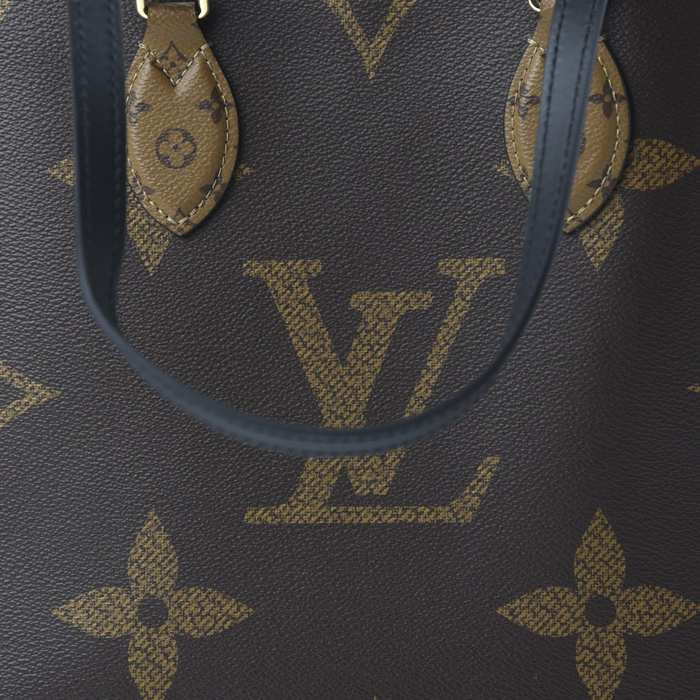 Reverse Monogram Giant Onthego MM