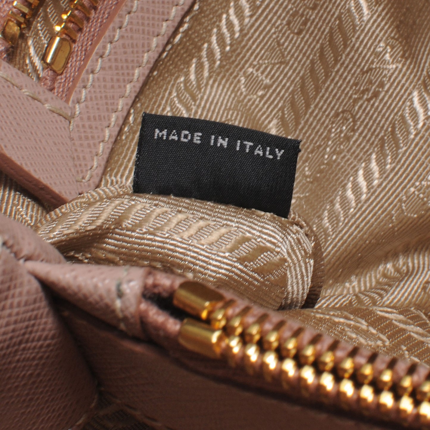 Saffiano Lux Tote Cammeo