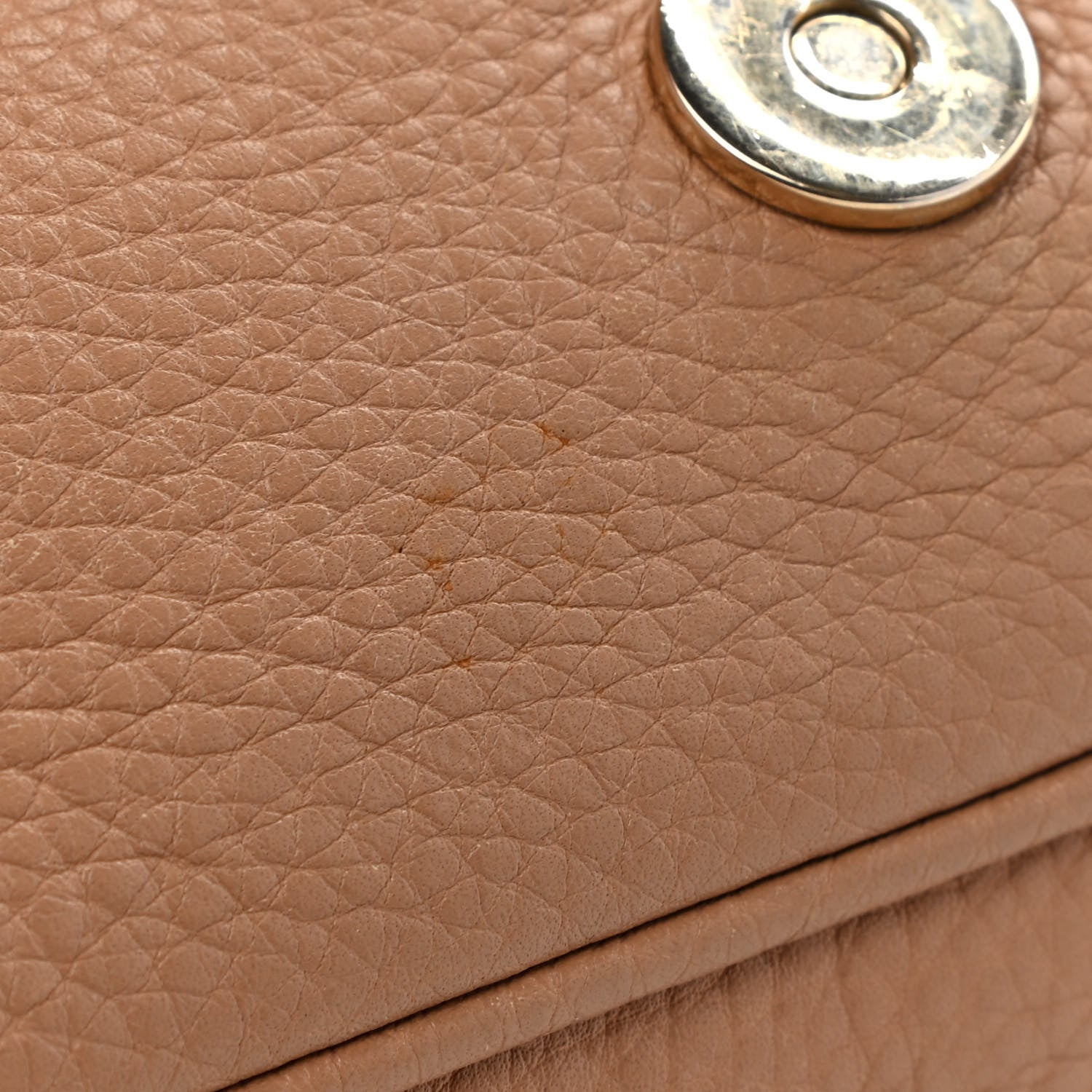 Gucci Pebbled Calfskin Medium Soho Flap Crossbody Camelia 18 of 18
