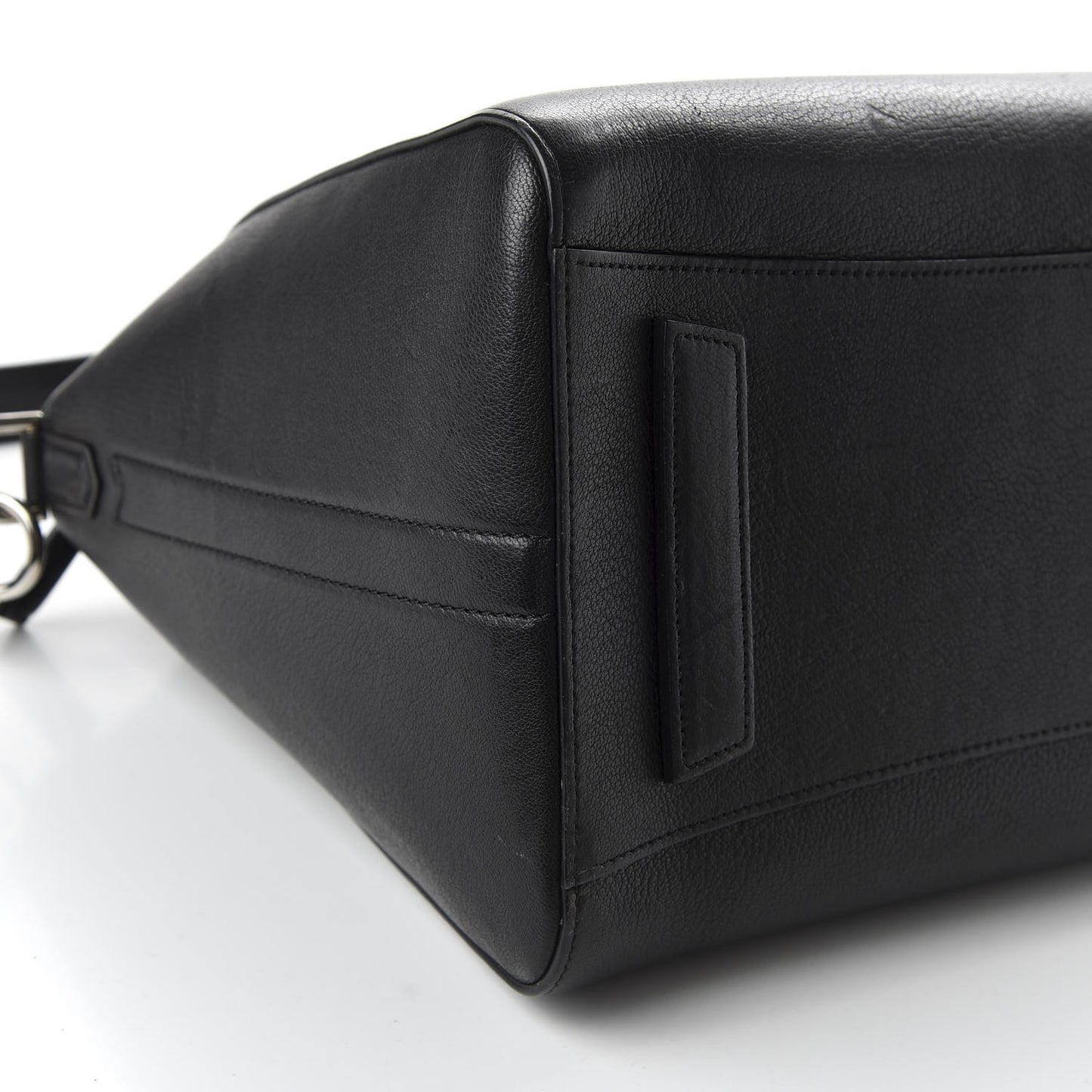 Sugar Goatskin Medium Antigona Black