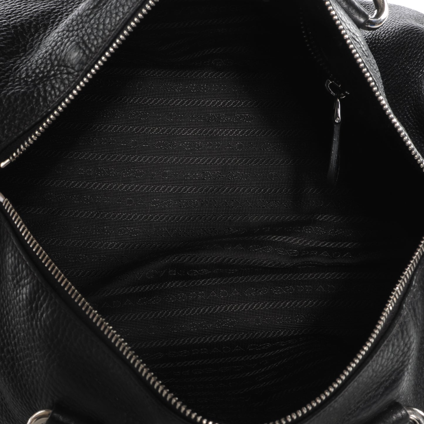 Vitello Daino Shoulder Bag Black