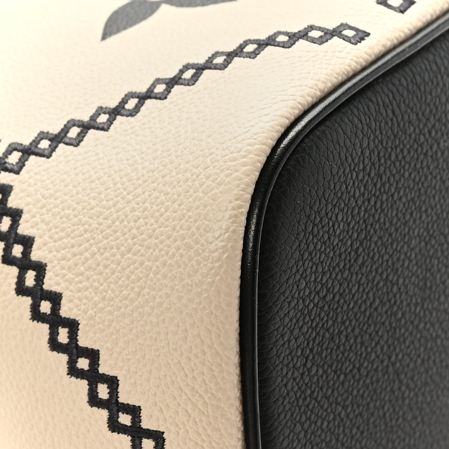 Louis Vuitton Empreinte Monogram Giant Broderies Neonoe MM Cream Black 11 of 12