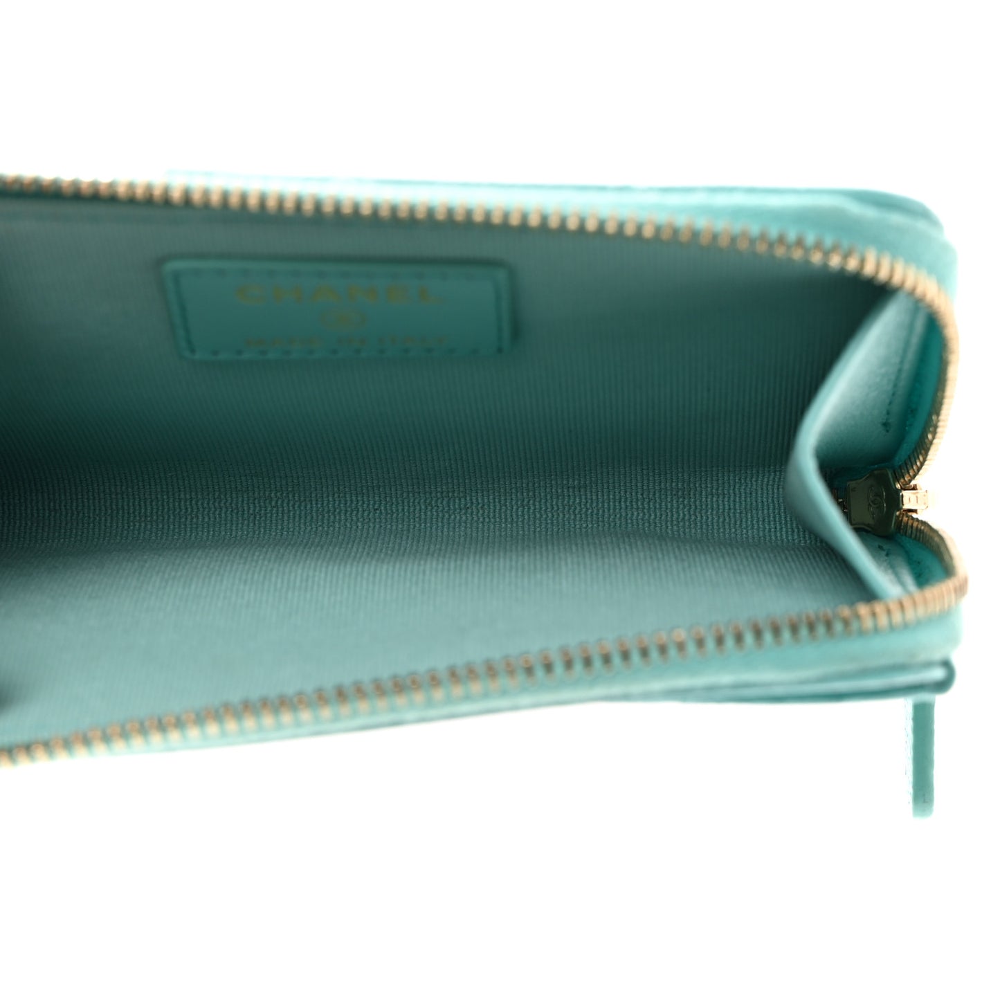 Caviar Quilted CC Zip Around Card Holder Blue