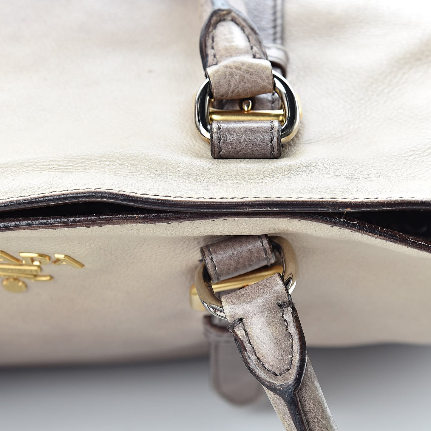Cervo Lux Zippers Shopper Tote White Sfumato