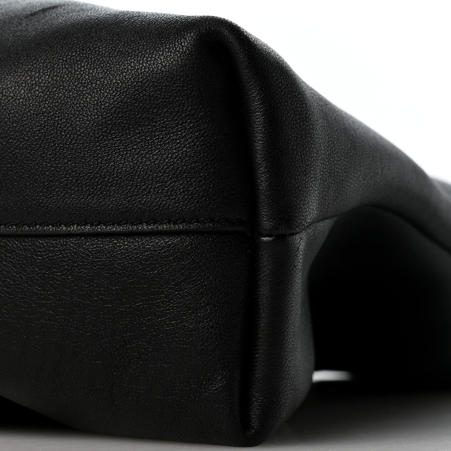 Mellow Nappa Large Donut Chain Flamenco Black