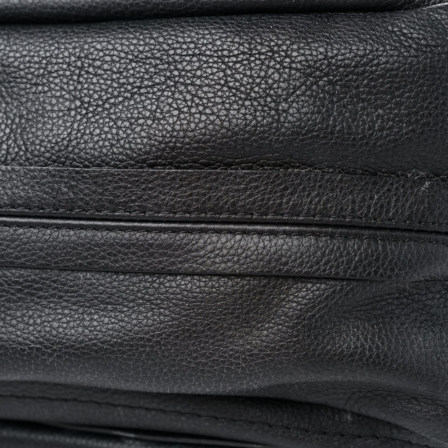 Calfskin Medium Paraty Black