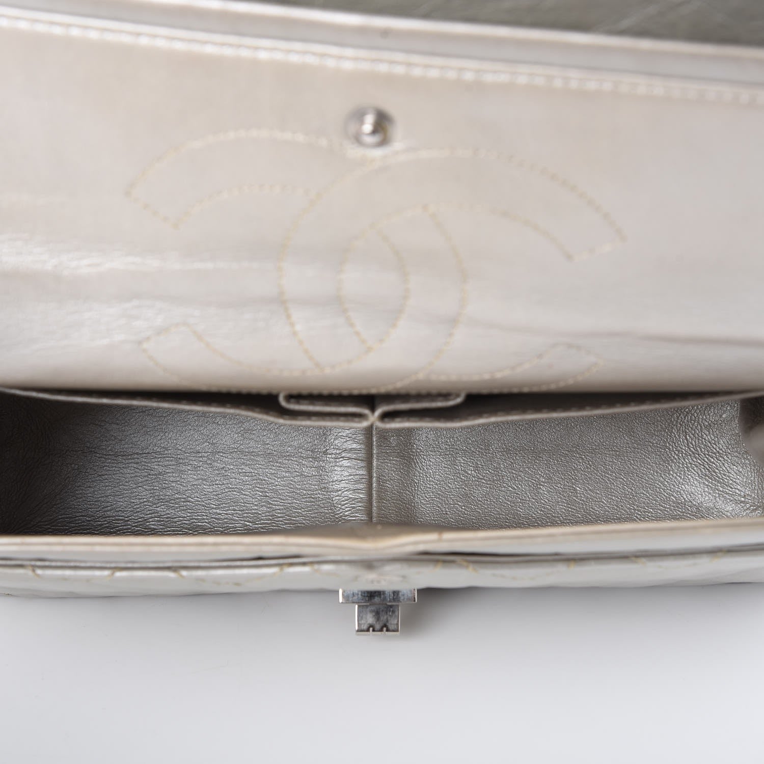 Chanel Metallic Aged Calfskin Quilted 2.55 Reissue 226 Flap Silver 5 of 17