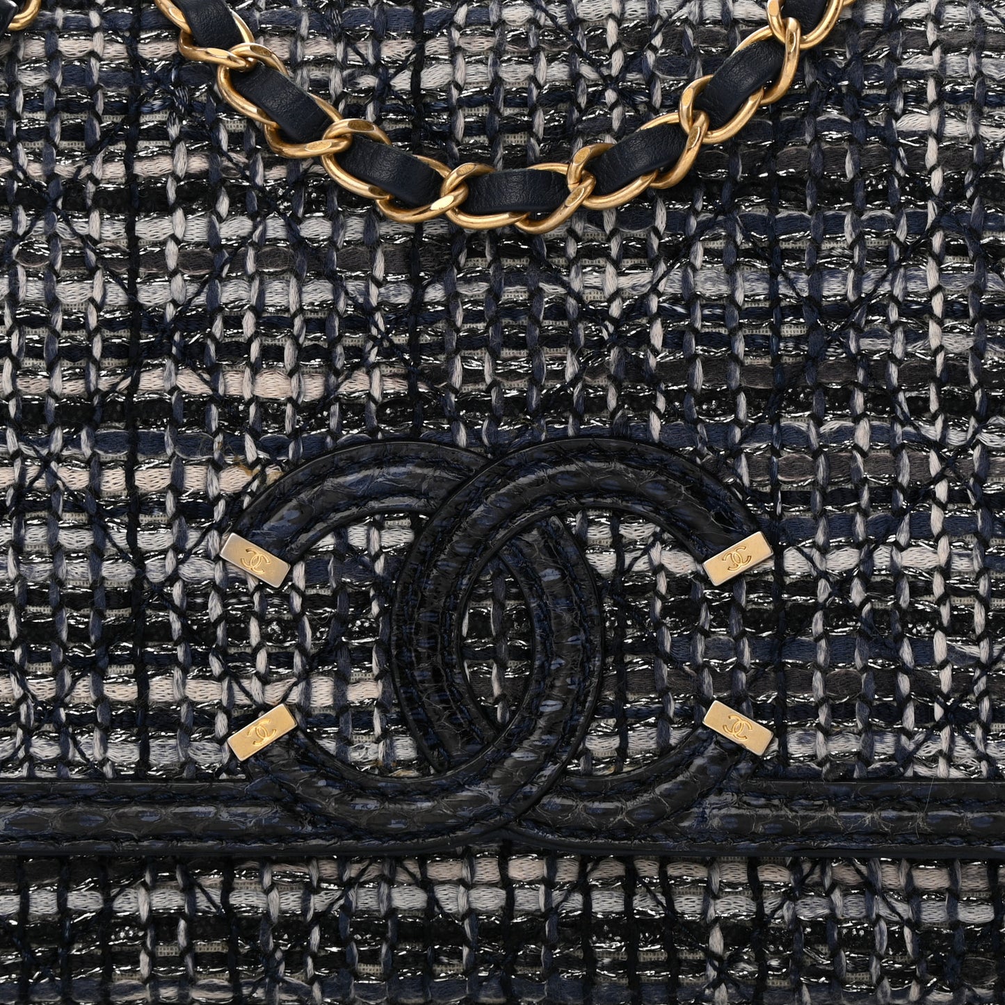 Tweed Snakeskin Quilted Small CC Filigree Flap Multicolor