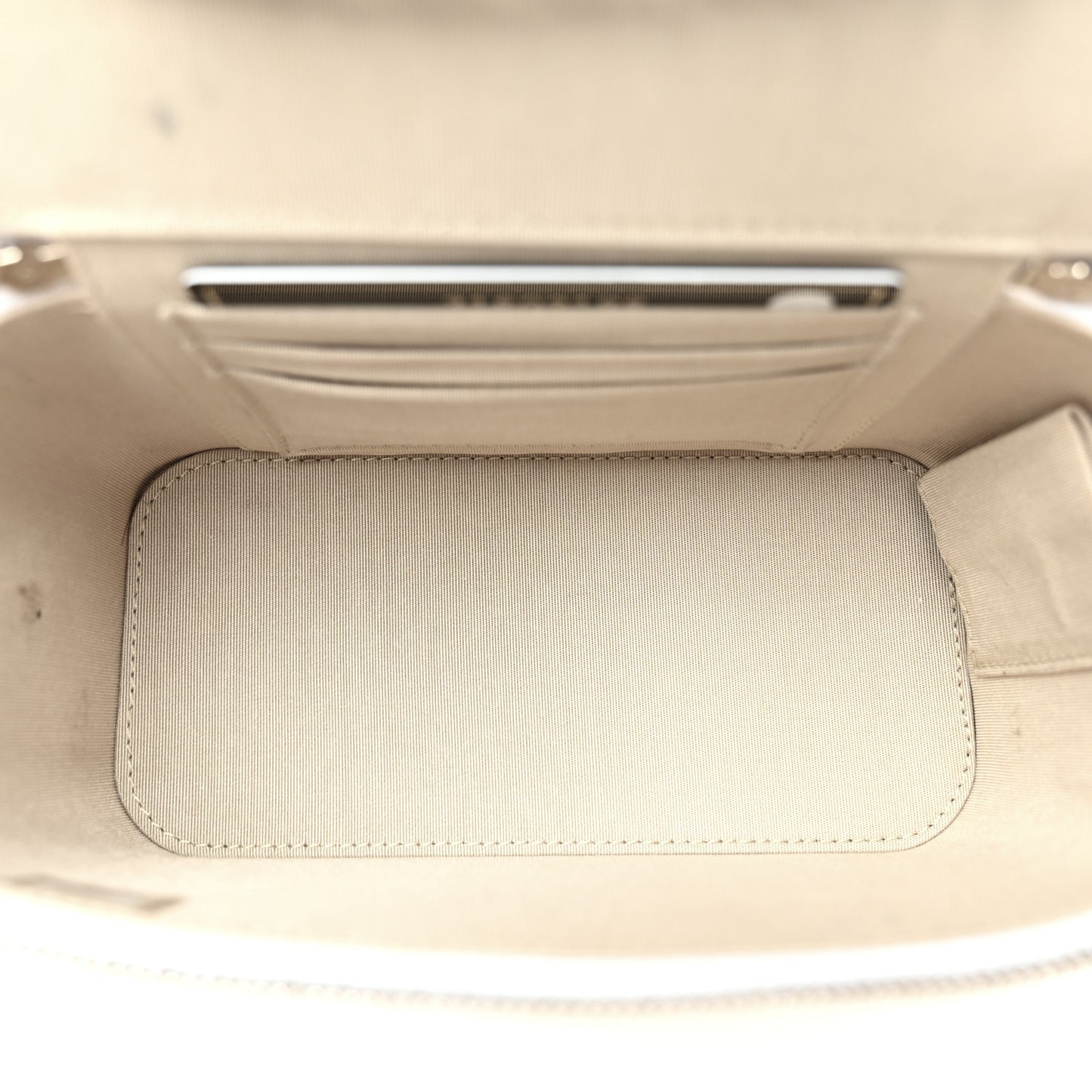Lambskin Quilted Pearl Crush Small Vanity Case With Chain White