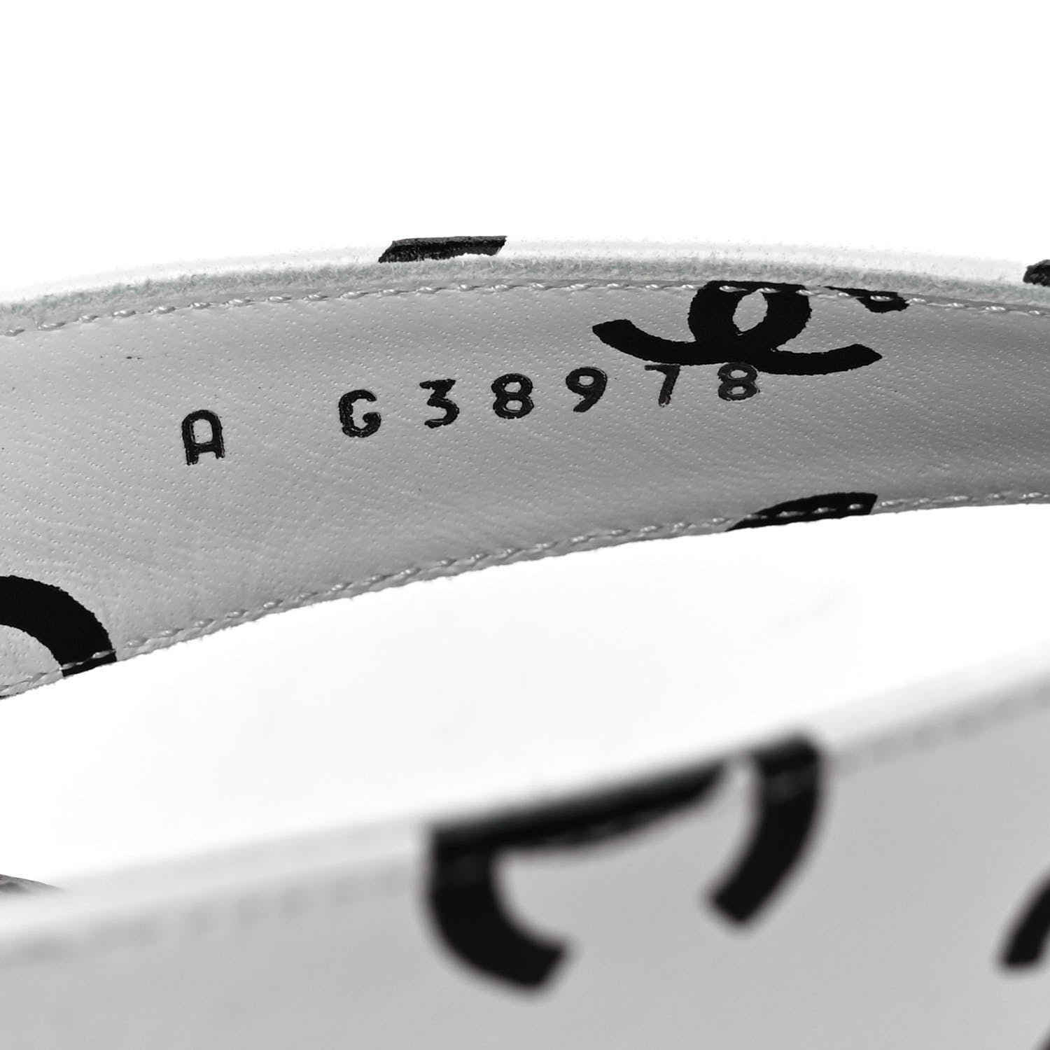 Chanel Lambskin Printed CC Thong Sandals 38 White Black 8 of 9