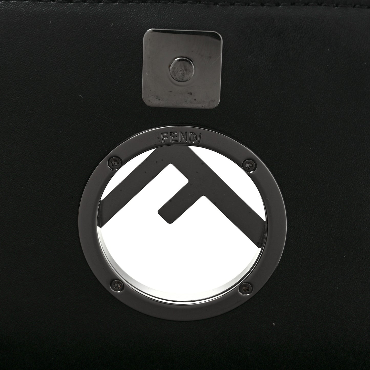 Vitello Liberty Pearl F is Fendi Wallet On Chain Black