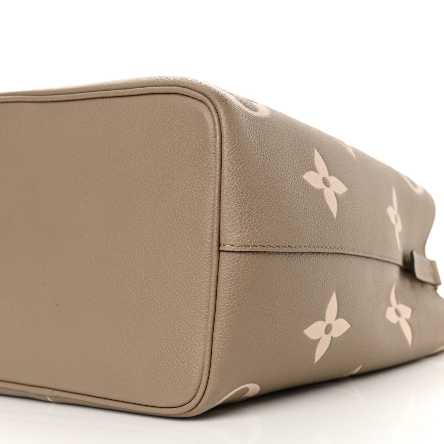 Louis Vuitton Empreinte Monogram Giant Neonoe MM Tourterelle Creme 10 of 11