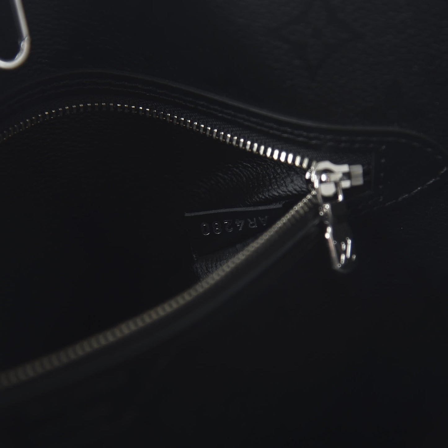 X UF Tufted Monogram Neverfull MM Black White