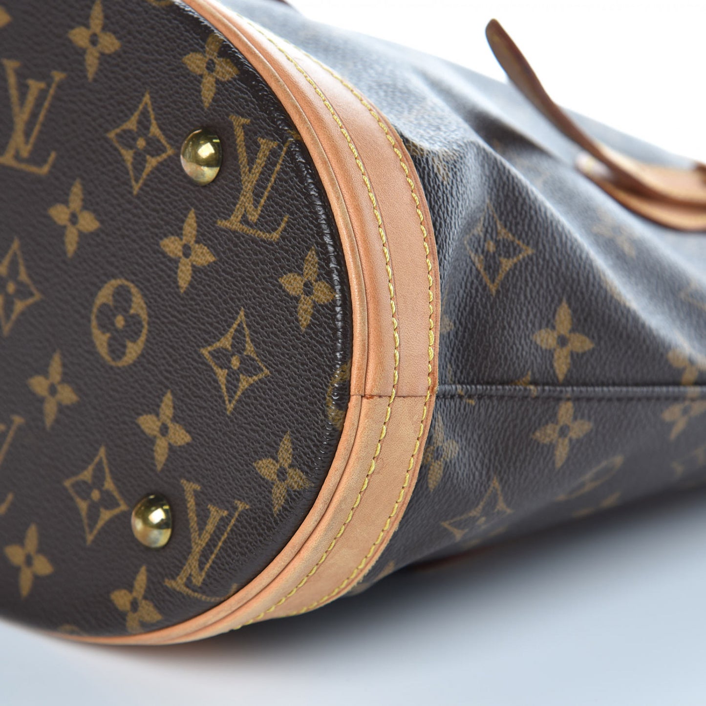 Monogram Petit Bucket 23