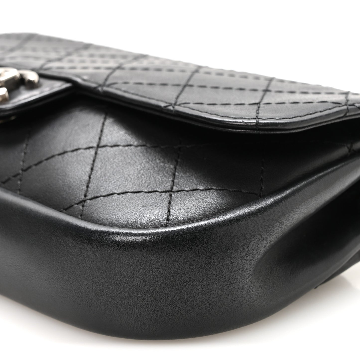 Calfskin Stitched Medium CC Sellier Flap Black