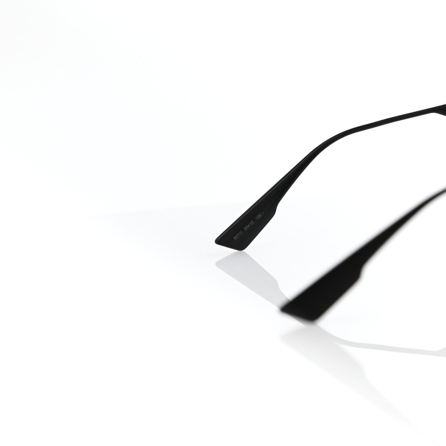 Square 30 Montaigne Sunglasses Black