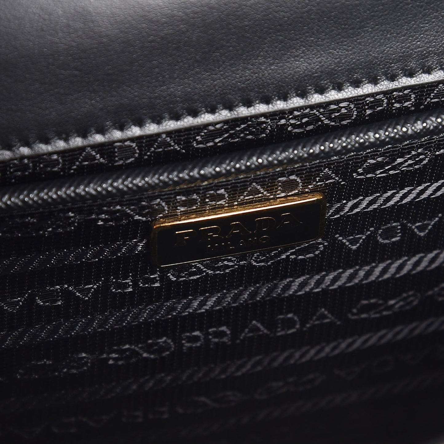 Saffiano Soft Chain Shoulder Bag Black