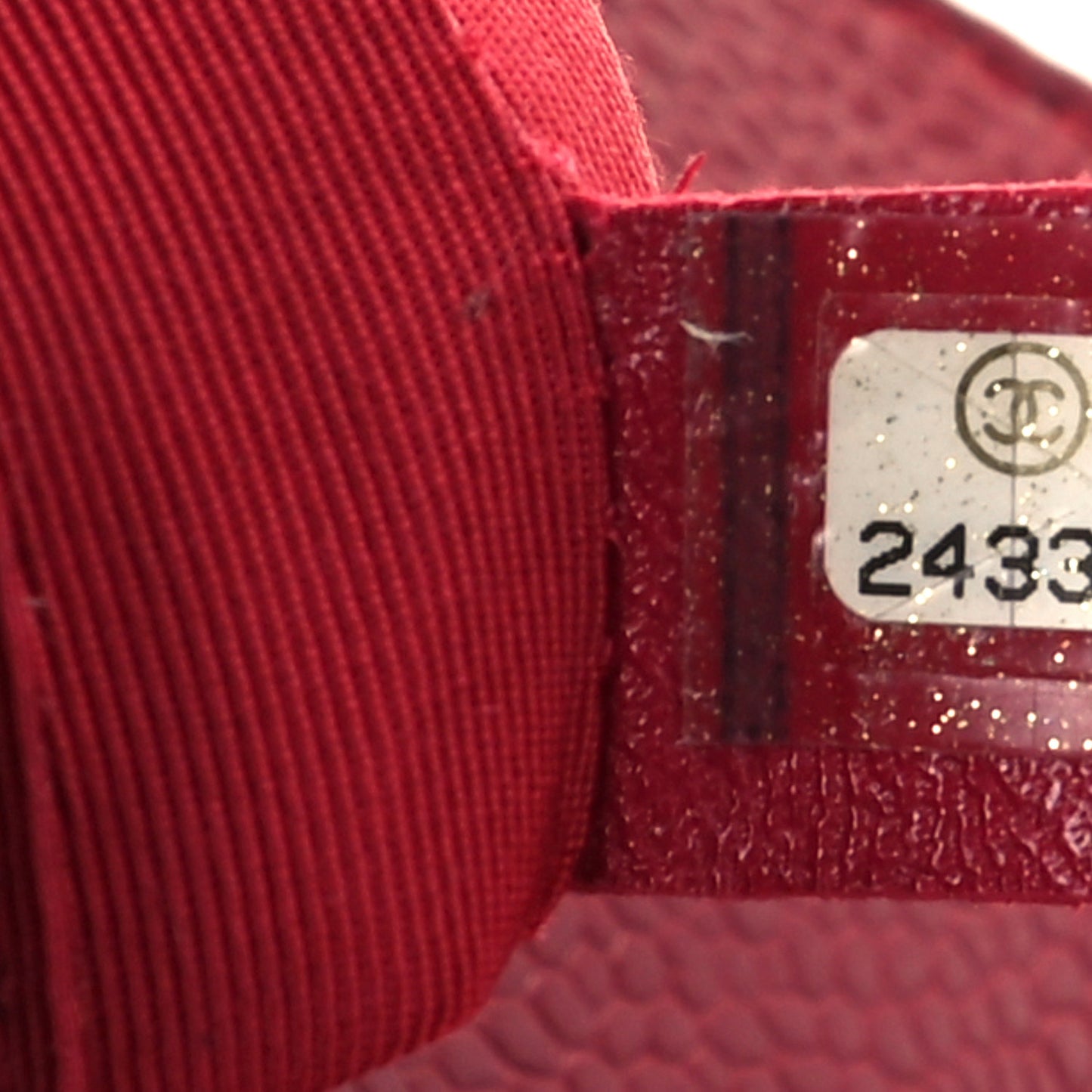 Caviar Large Carry Around Flap Bag Red