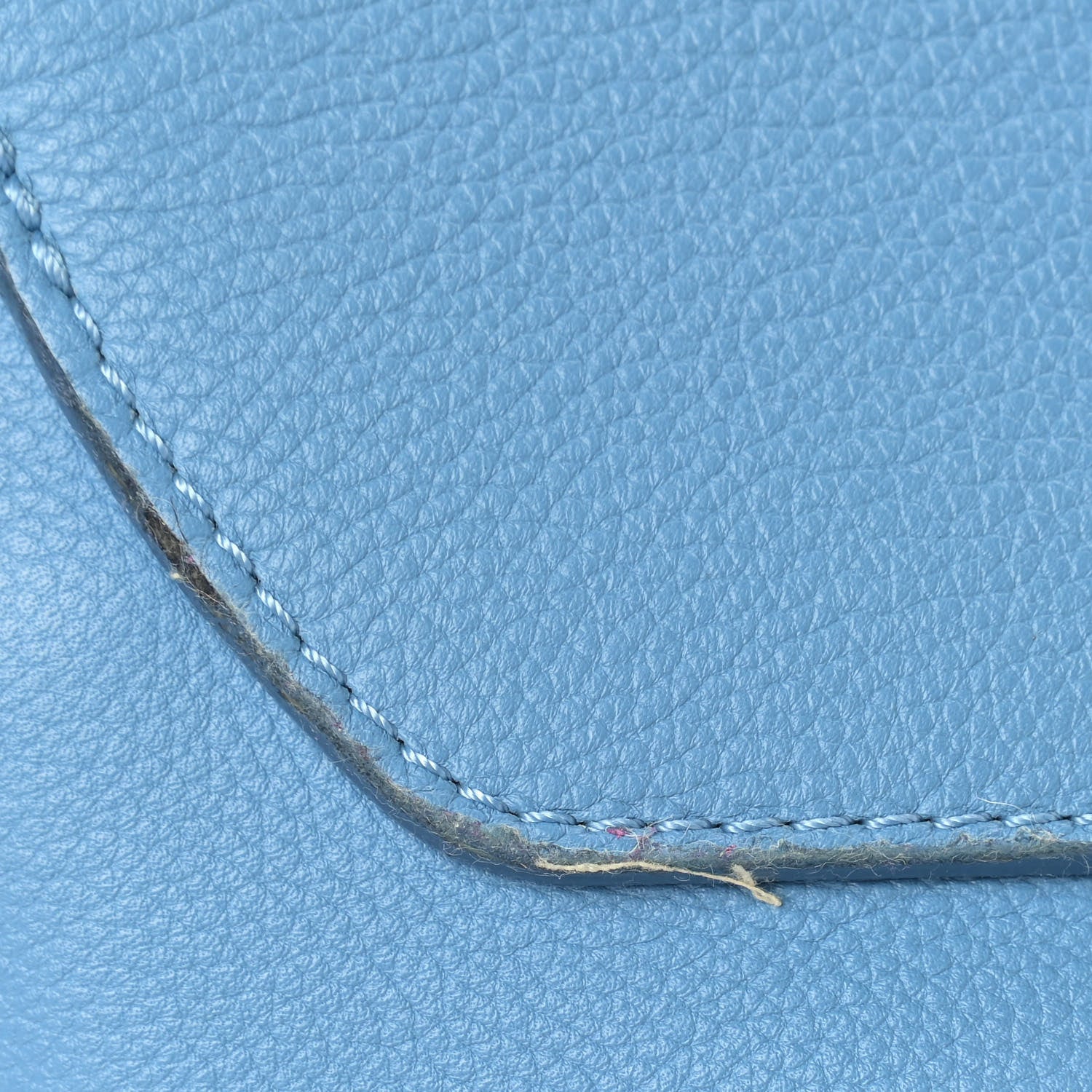 Louis Vuitton Calfskin Lockme MM Bleuet 10 of 11