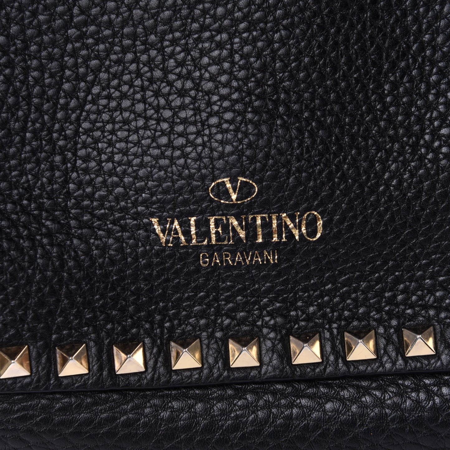 Pebbled Calfskin Medium Rockstud Tote Black