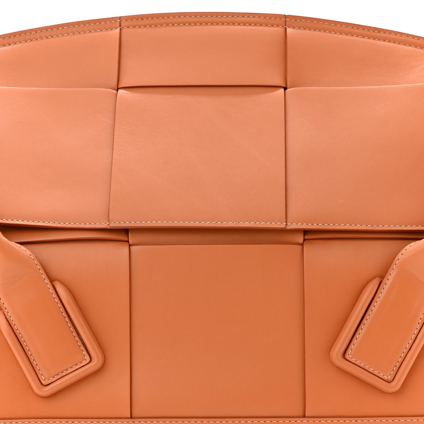 Calfskin Maxi Intrecciato Medium Arco Caramel